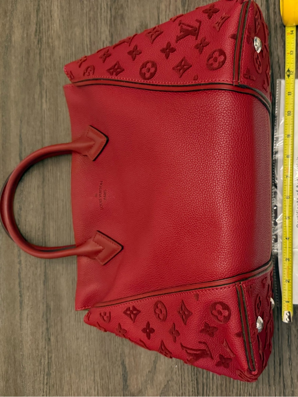 Louis Vuitton Taurillon Leather Veau Cachemire Tote MM